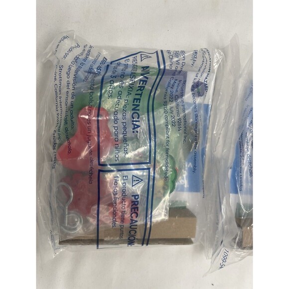 Lowe's Kids' DIY Workshops Carft Kits 3 Wreath Ornament New - Picture 9 of 9